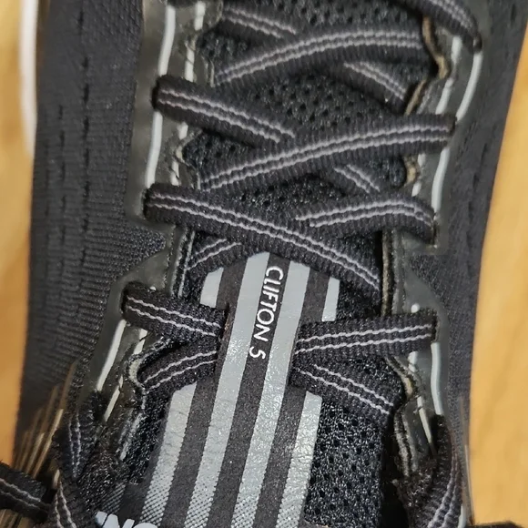 Hoka Ladies Clifton 5 Tennis Shoes - Picture 2 of 7